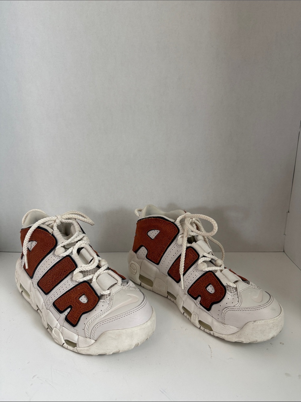Nike Women’s 8 Air More Uptempo Basketball Leather